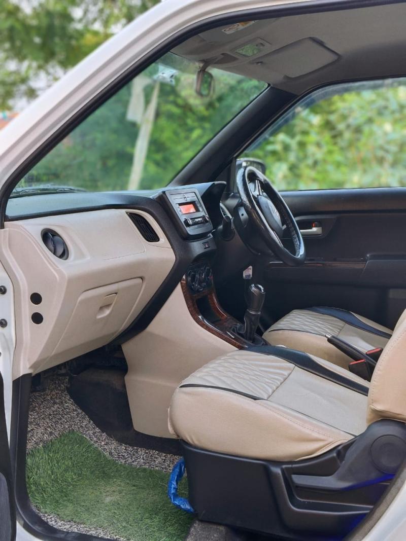 Car Image 8