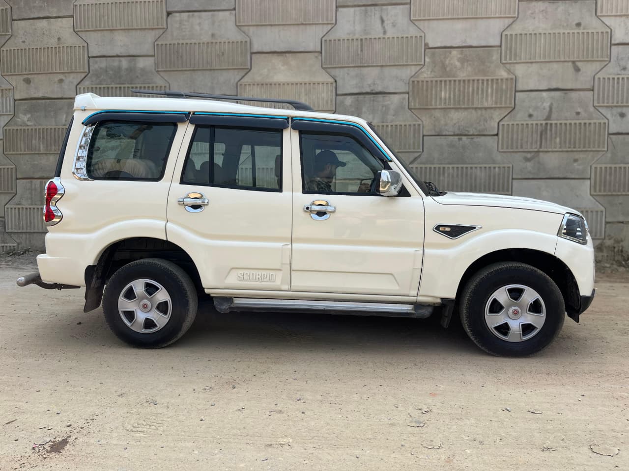 Car Image 4