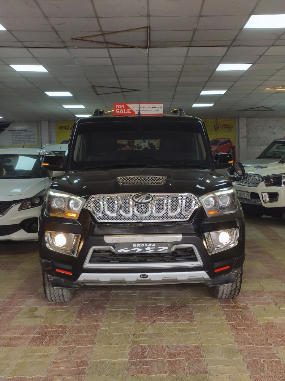 MAHINDRA SCORPIO S11 Black