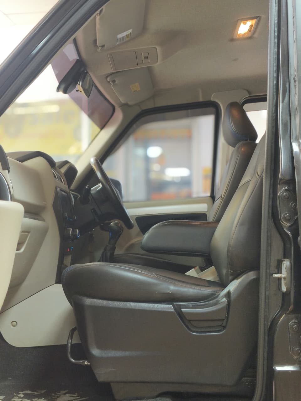 Car Image 5