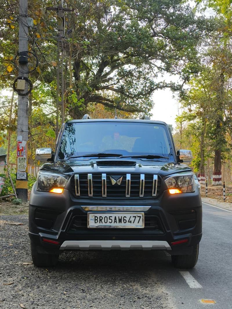 Car Image 9