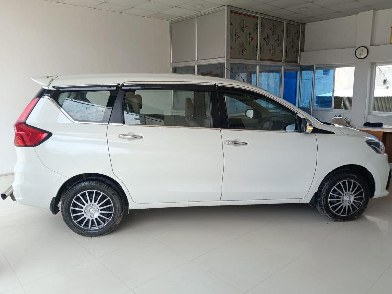 Car Image 9