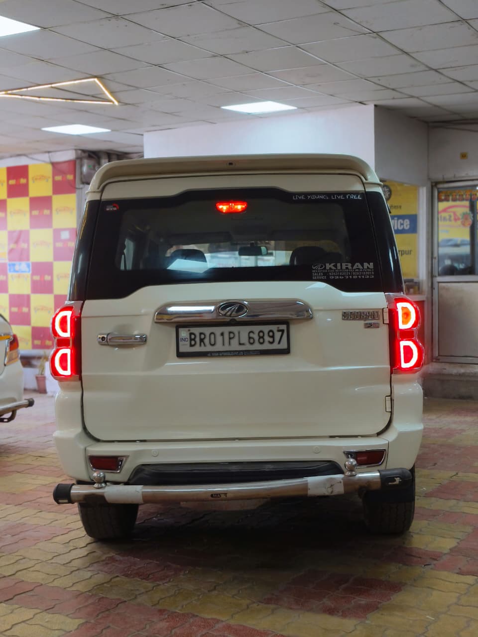 Car Image 8