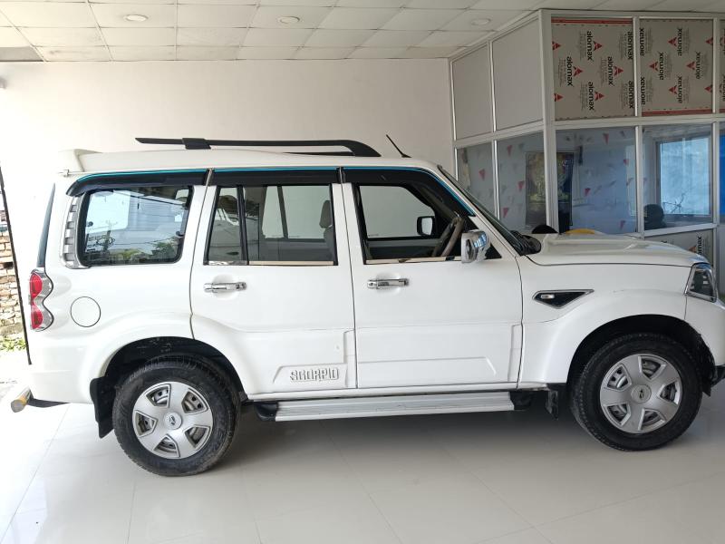 Car Image 2
