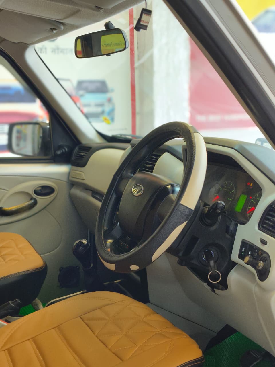 Car Image 5