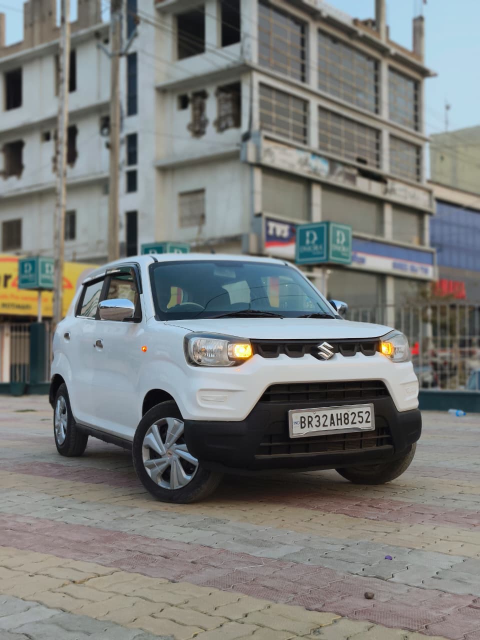 Car Image 9
