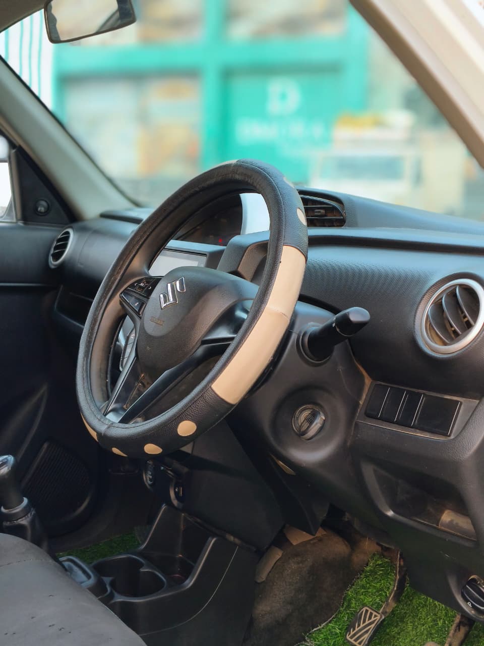 Car Image 4