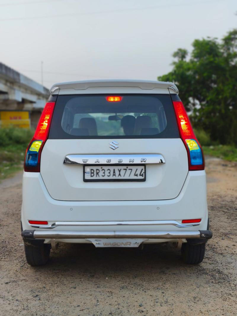 Car Image 9