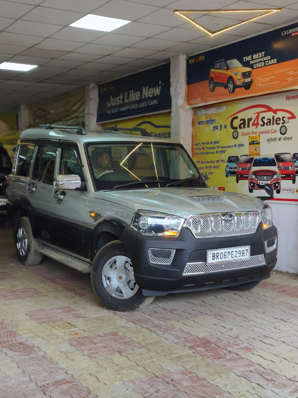 Car Image 8