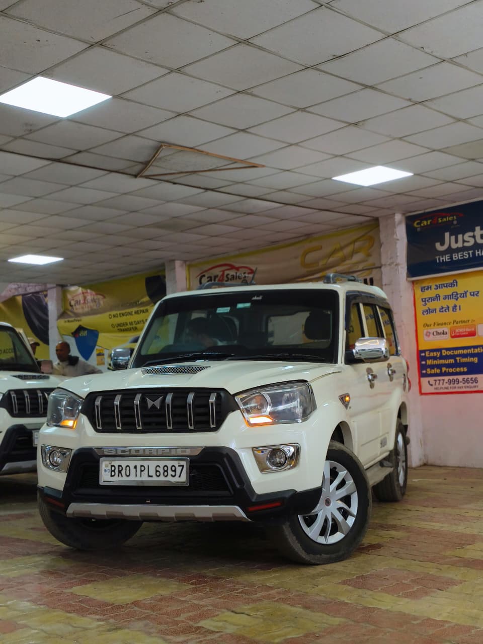 Car Image 9