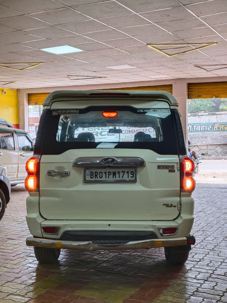 Car Image 7