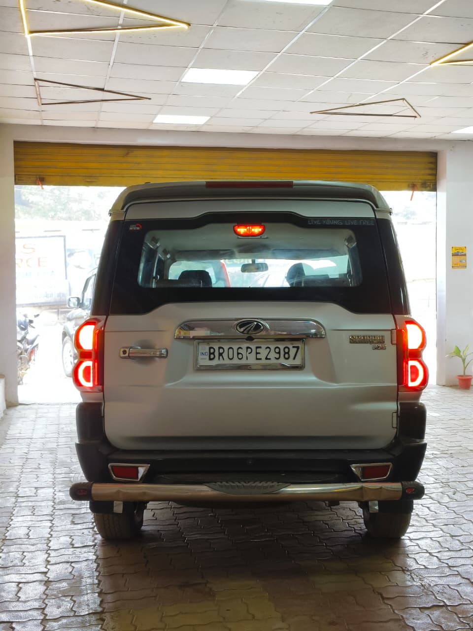 Car Image 6