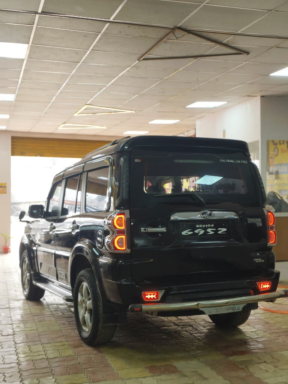 Car Image 8