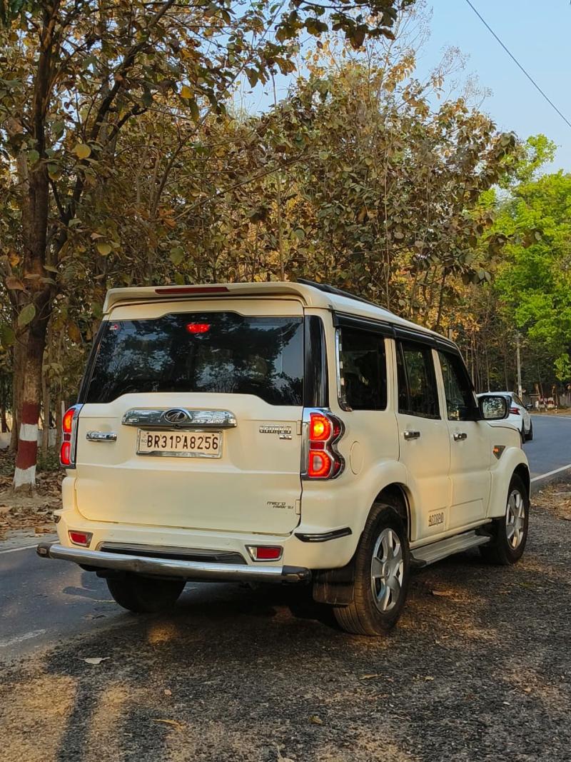 Car Image 5