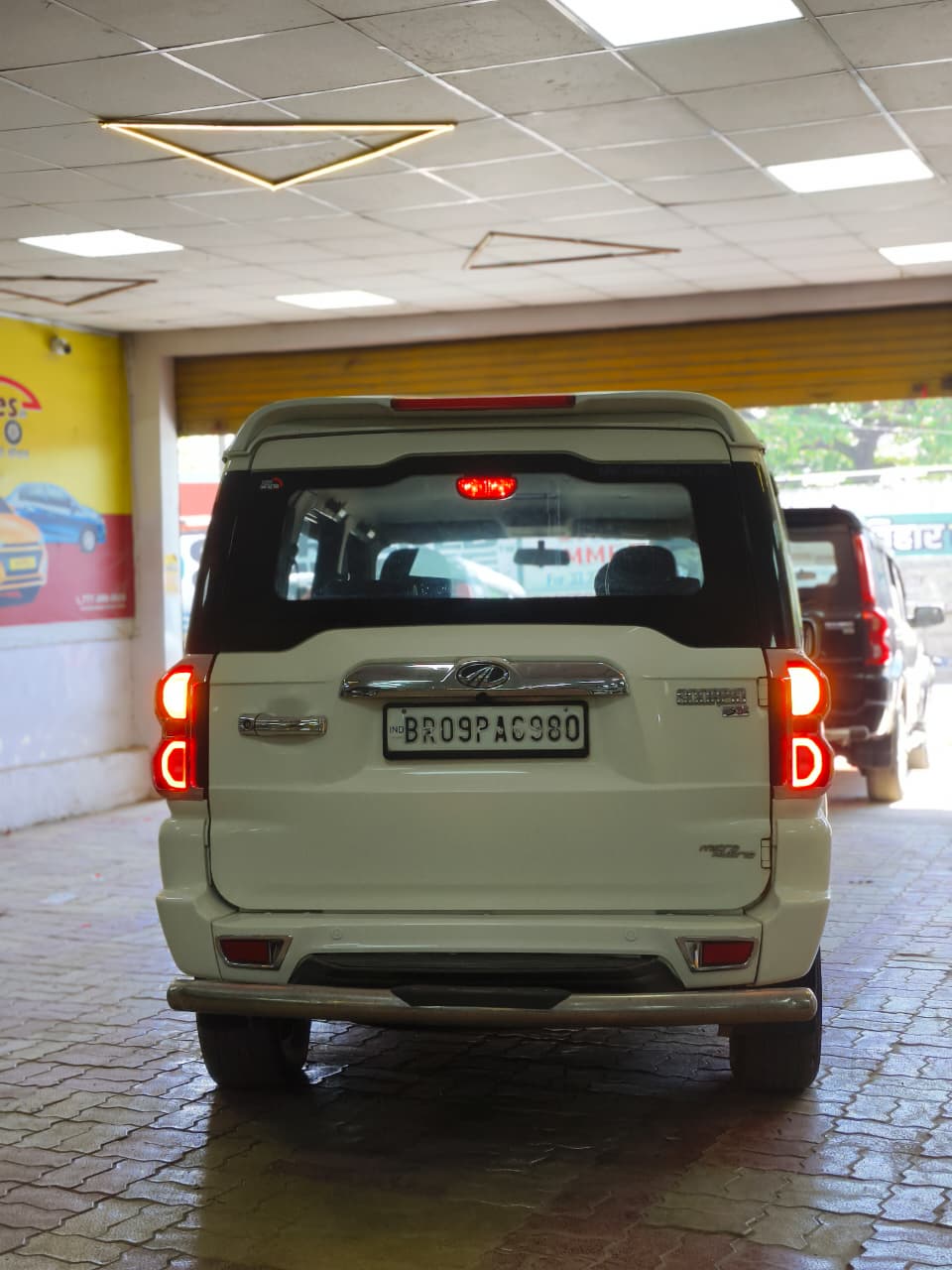 Car Image 8