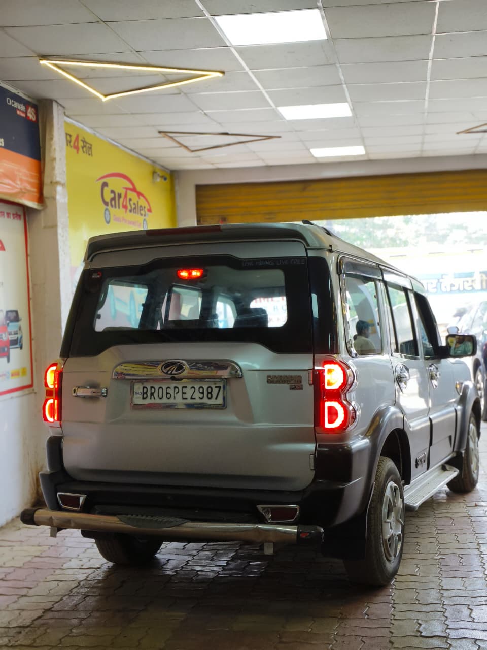 Car Image 5