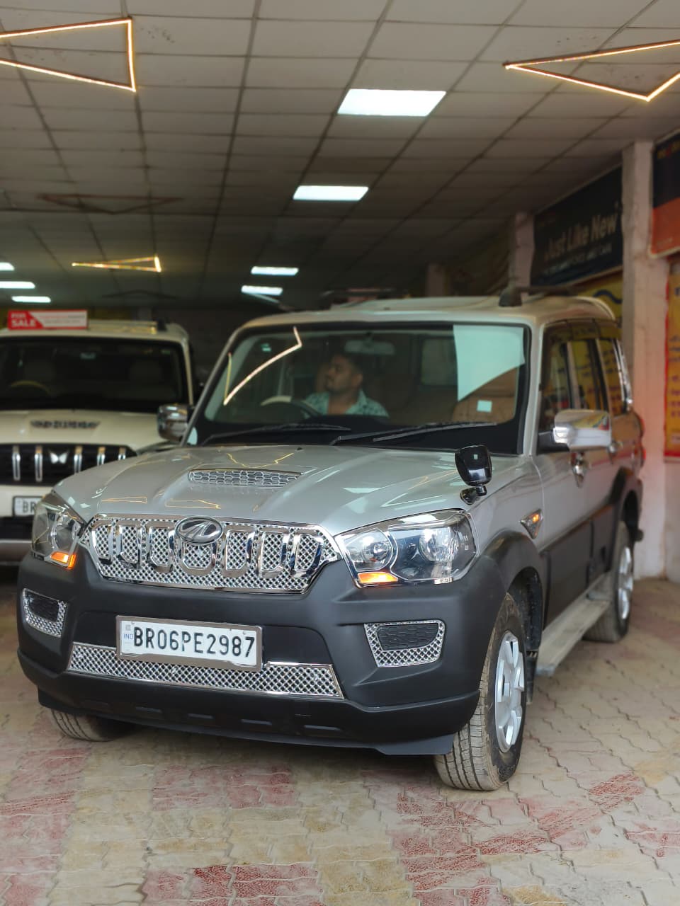 Car Image 7
