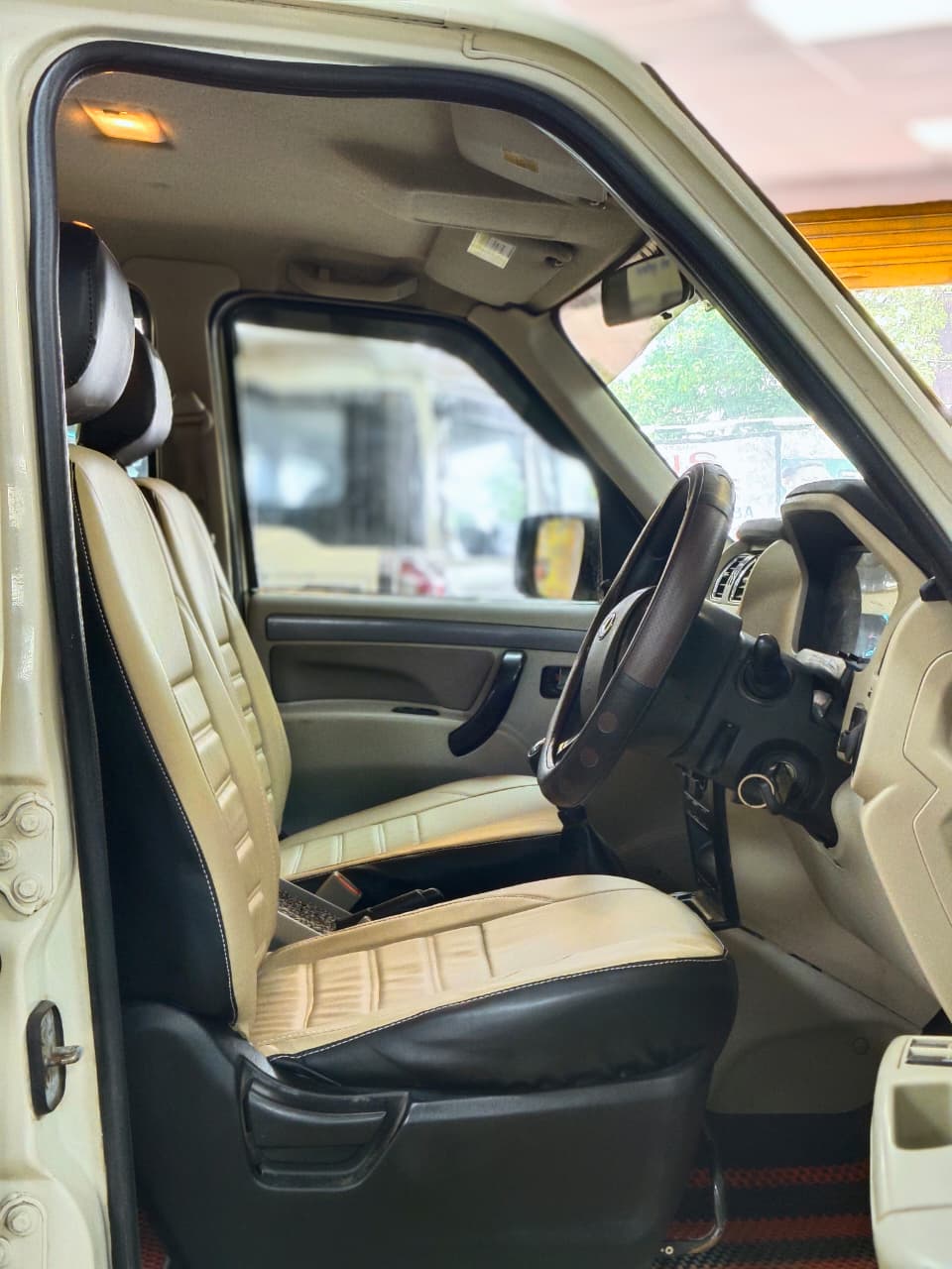 Car Image 4